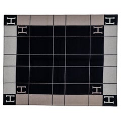 Hermes Avalon III Throw Blanket Plaid - Noir Écru Gris - New Care Tag