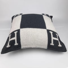 Hermes Écru / Gris Foncé Avalon Kopfkissen, großes Modell