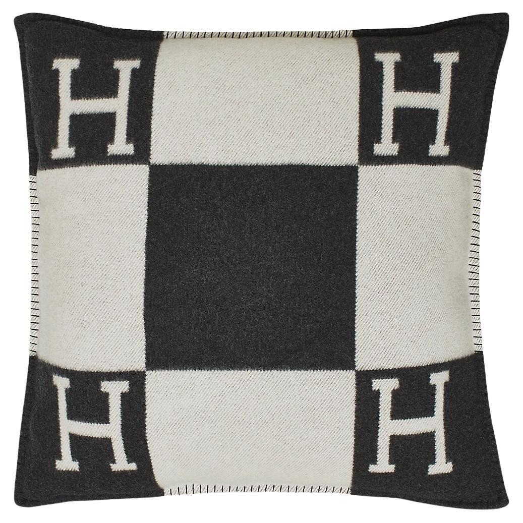 Hermes Écru / Gris Foncé Avalon pillow, large model