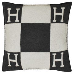 Hermes Avalon Pillow, Large Model Color Écru / Gris Foncé Wool And Cashmere