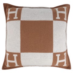 Hermes Avalon pillow, large model Écru / Camel Merinos wool, cashmere