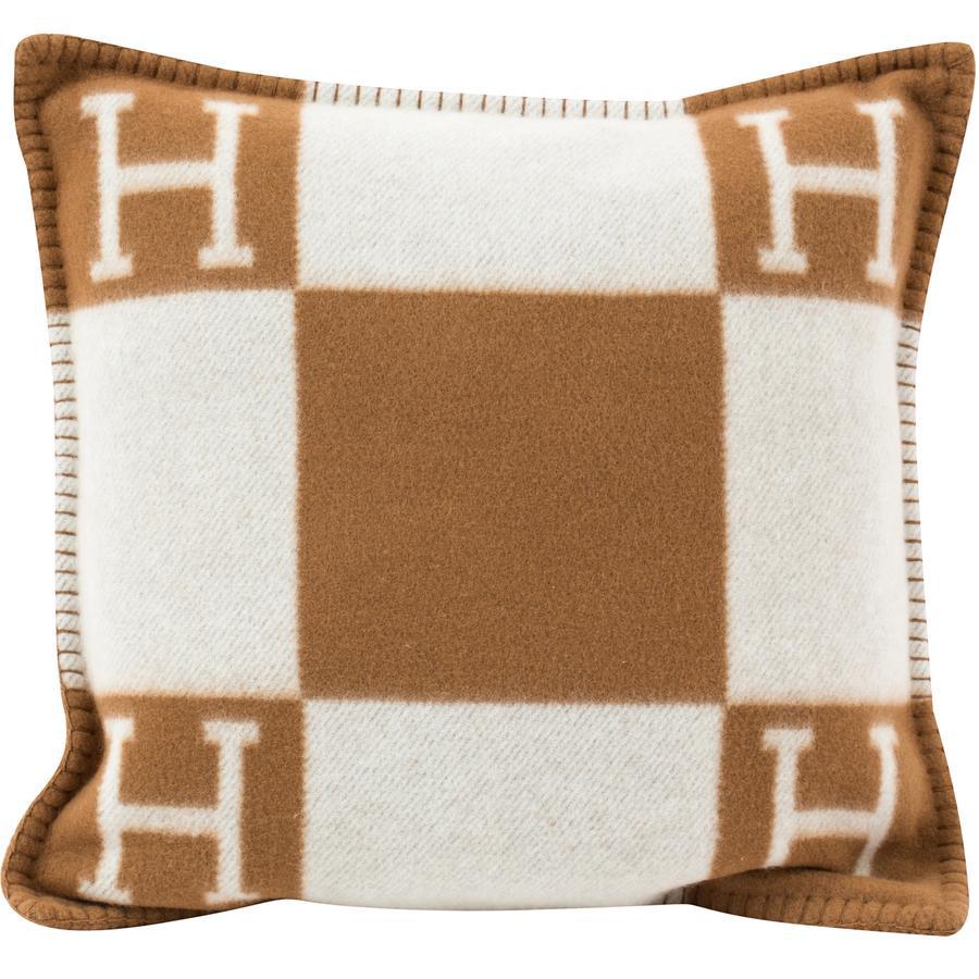 Beige Hermès Avalon Pillow Small Model For Sale