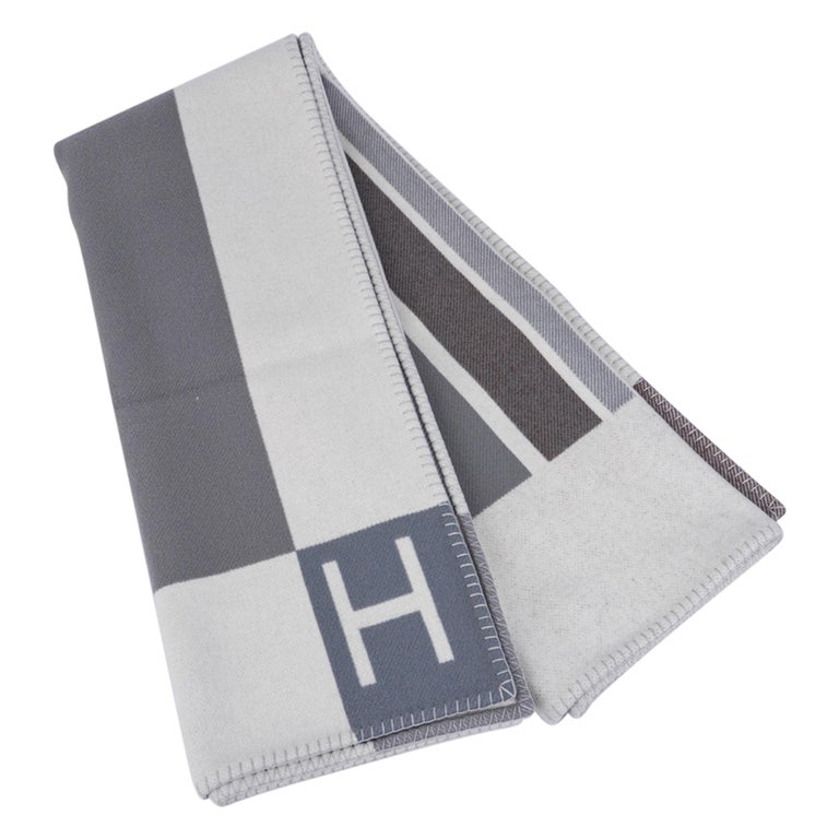 Hermes Avalon Vibration Throw Blanket Gris / Ecru Wool / Cashmere New