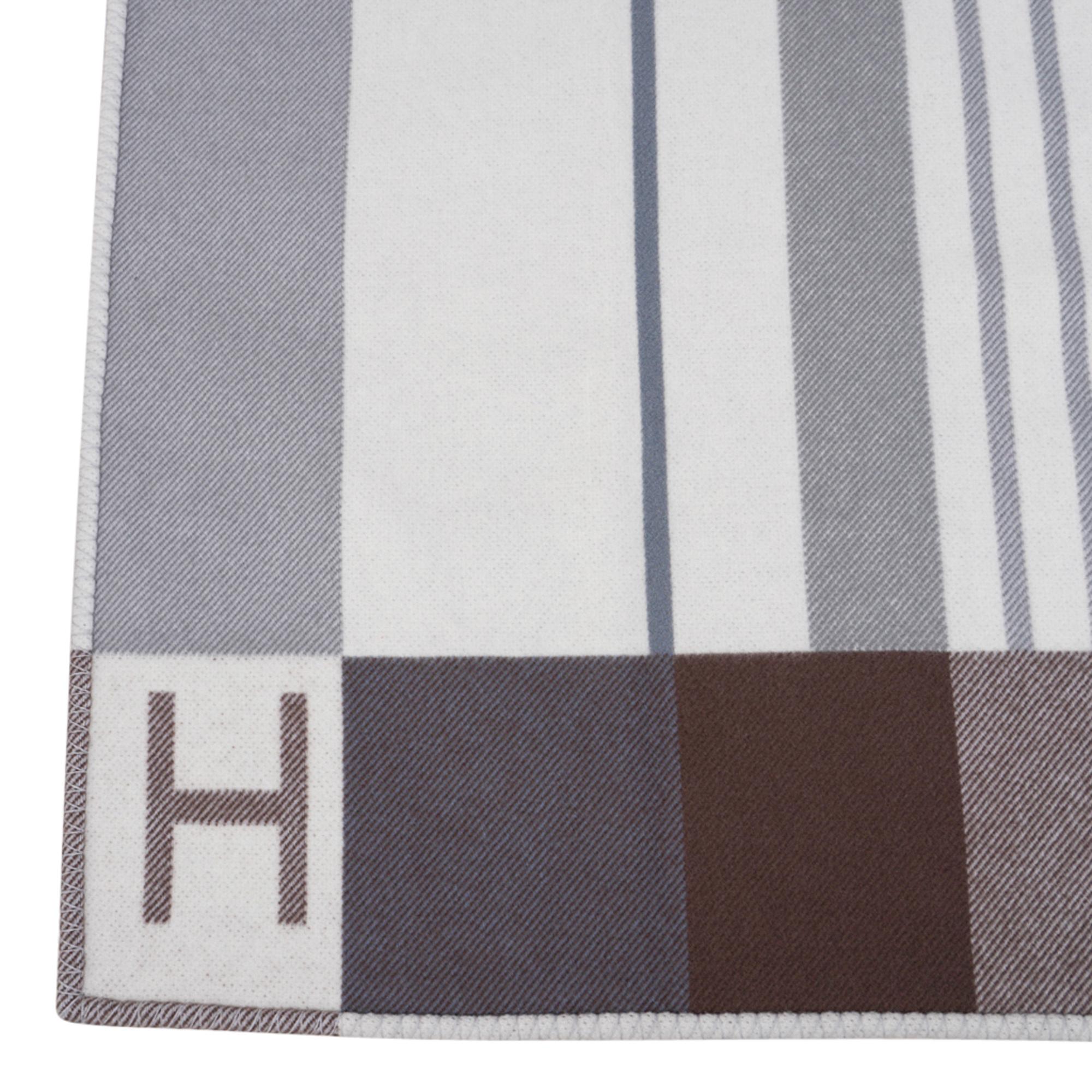 Gray Hermes Avalon Vibration Throw Blanket Gris / Ecru Wool / Cashmere New