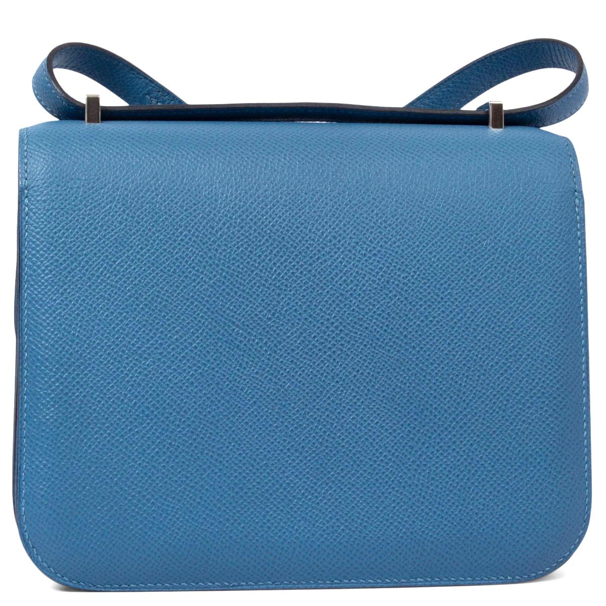 CONSTANCE 18 MINI-Tasche aus blauem Epsomleder mit Palladium (Blau) im Angebot