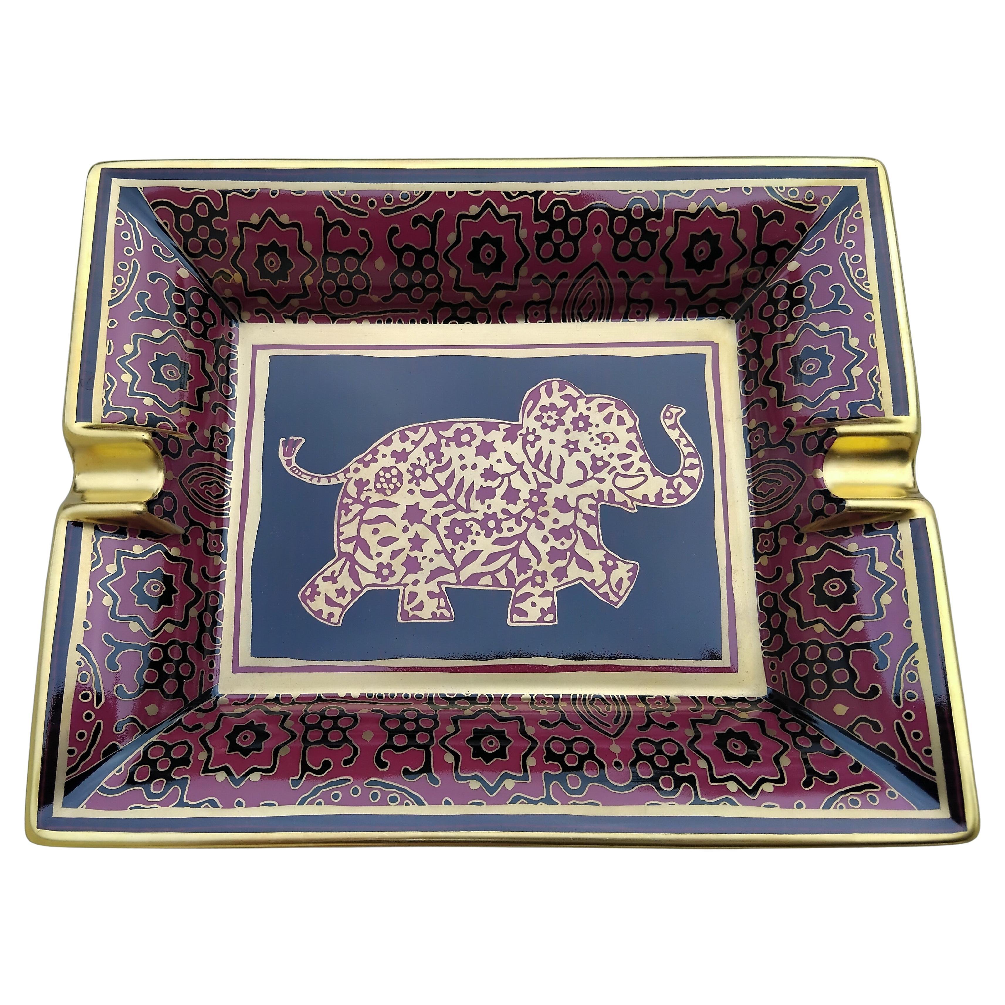 Gray Hermès Baby Elephant Cigar Ashtray Change Tray Porcelain Gold For Sale