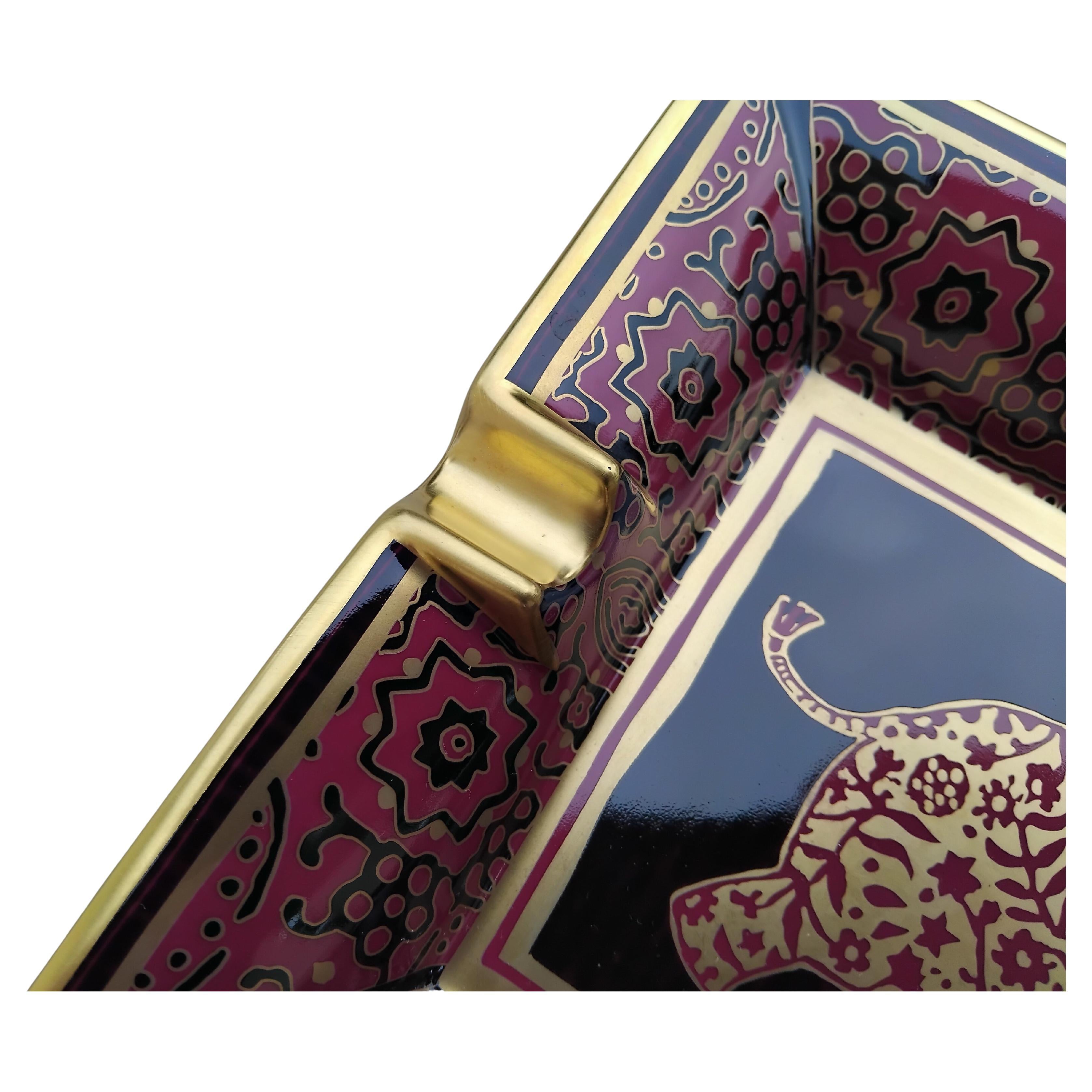 Hermès Baby Elephant Cigar Ashtray Change Tray Porcelain Gold For Sale 1