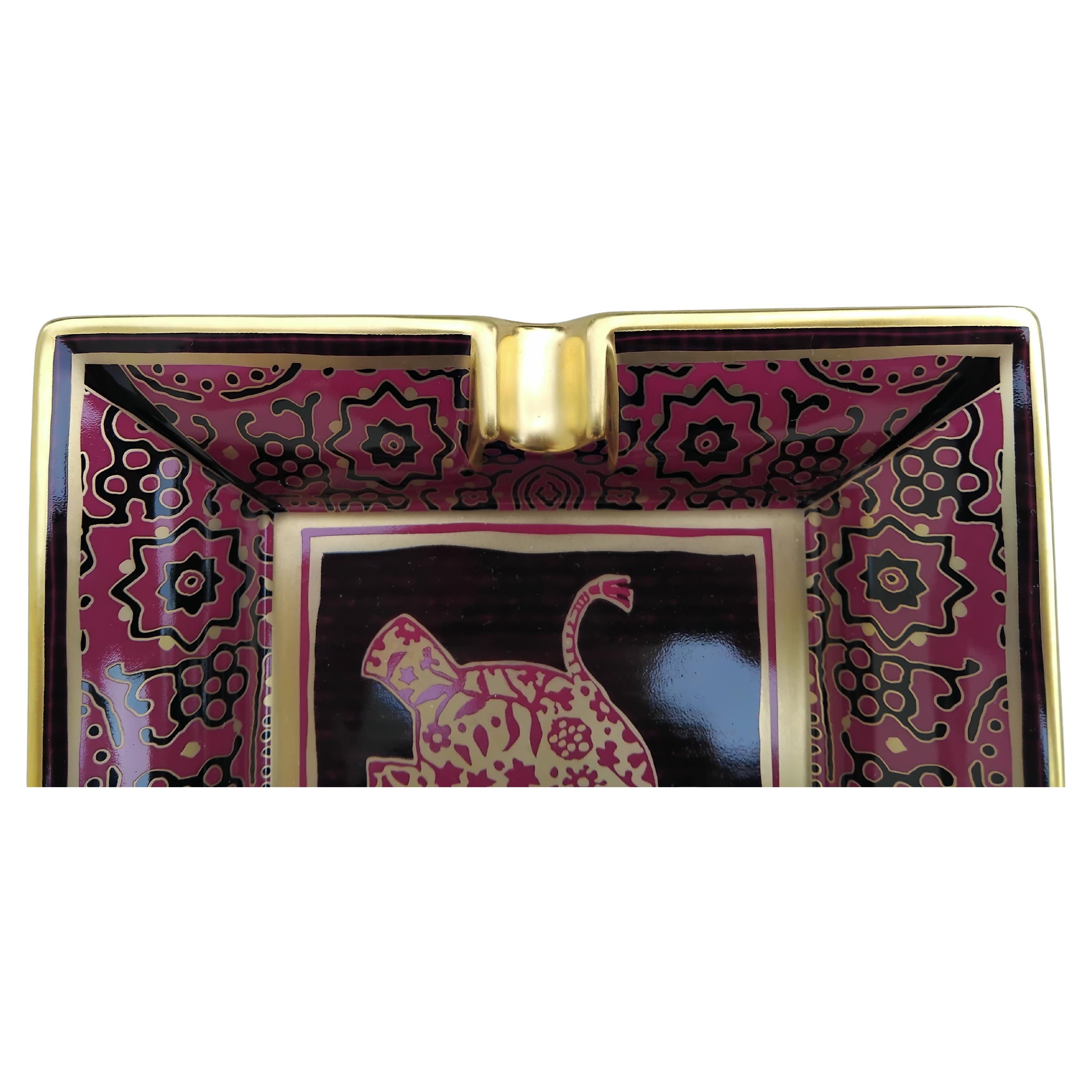 Hermès Baby Elephant Cigar Ashtray Change Tray Porcelain Gold For Sale 5