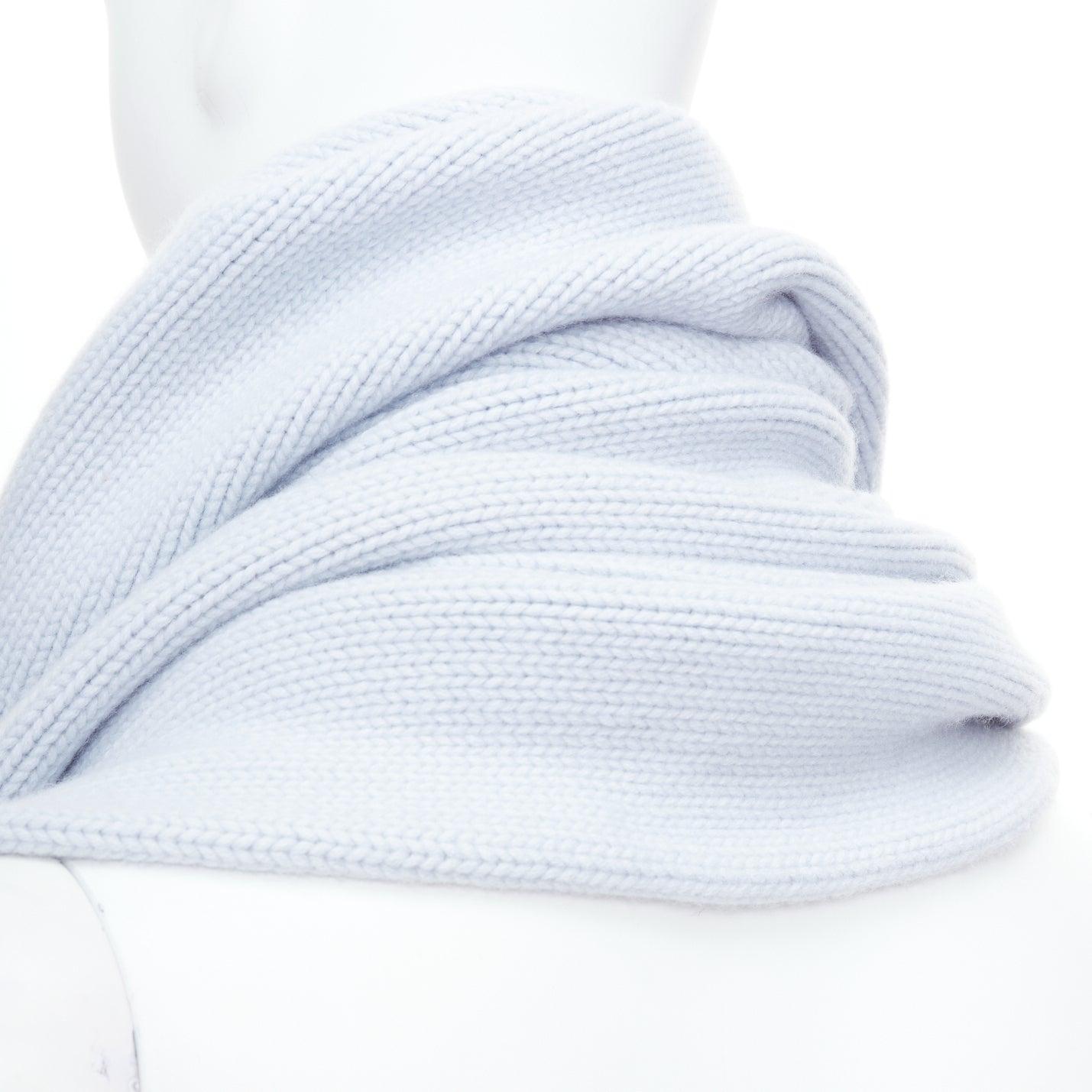 Hermès BABY H102986M Adada 100% cashmere Bleu Glacier knitted baby blanket scarf For Sale 2
