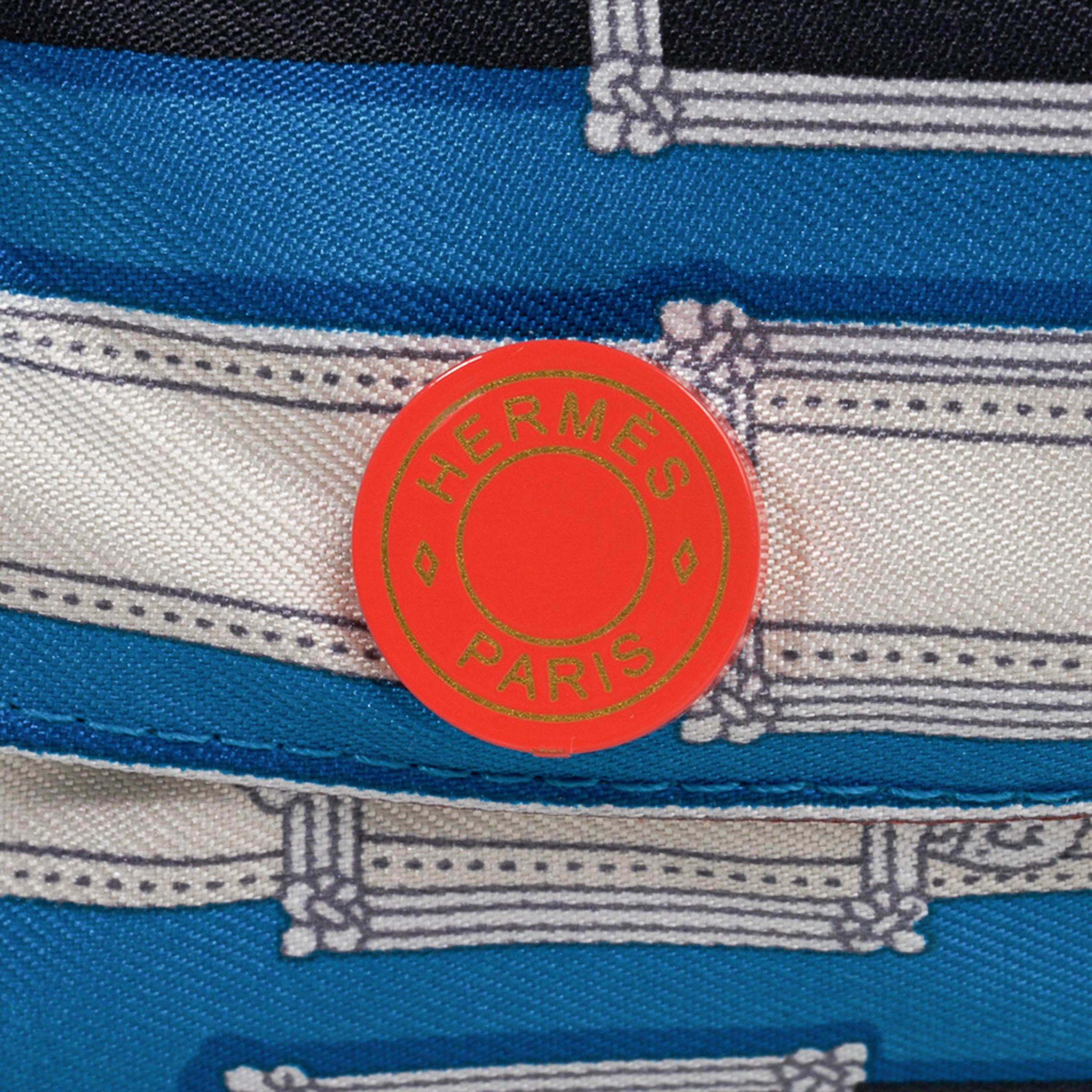 Sac Hermès Airsilk Duffle Bag Cavalcadour 50 Soie Bleue Édition Limitée Nouveau en vente 3