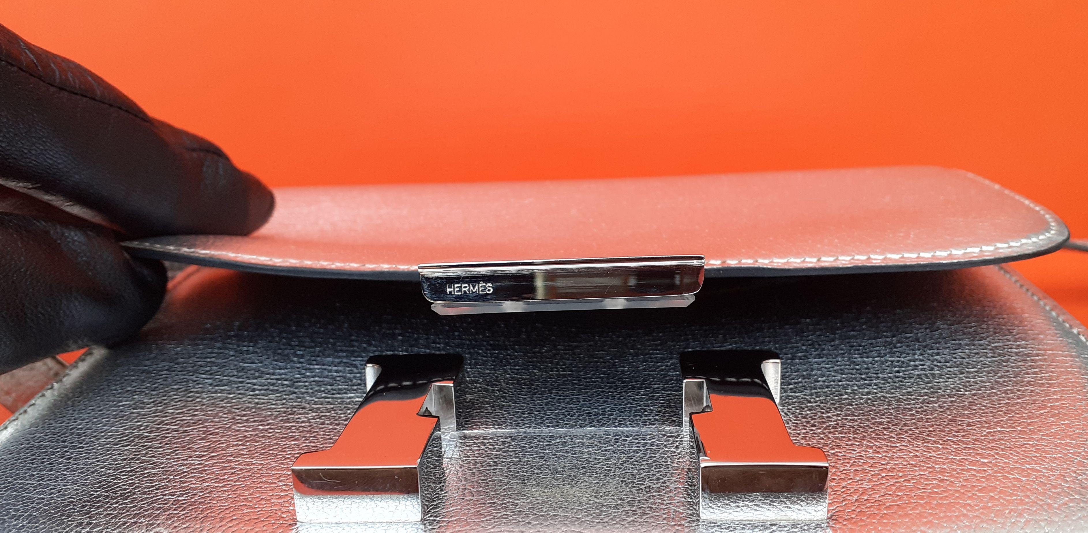 Borsa Hermès Constance 18 cm in pelle argento metallizzato Phw in vendita 7