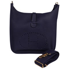 Sac Hermès Evelyne GM Bleu Nuit Clemence Matériel Or Nouveau avec Boîte