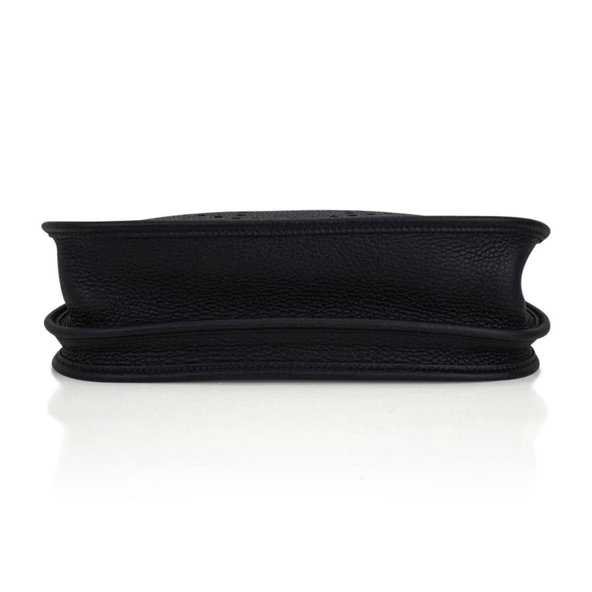 Hermes Bag Evelyne PM Black Clemence Palladium Hardware 3