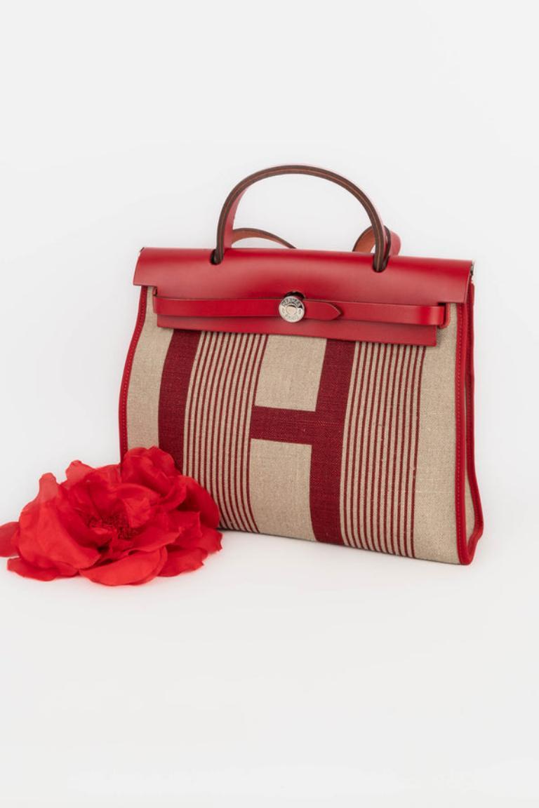 Hermès - (Made in France) Borsa Herbag con zip in tela di lino e pelle di mucca Hunter rosso peperoncino. Chiusura 