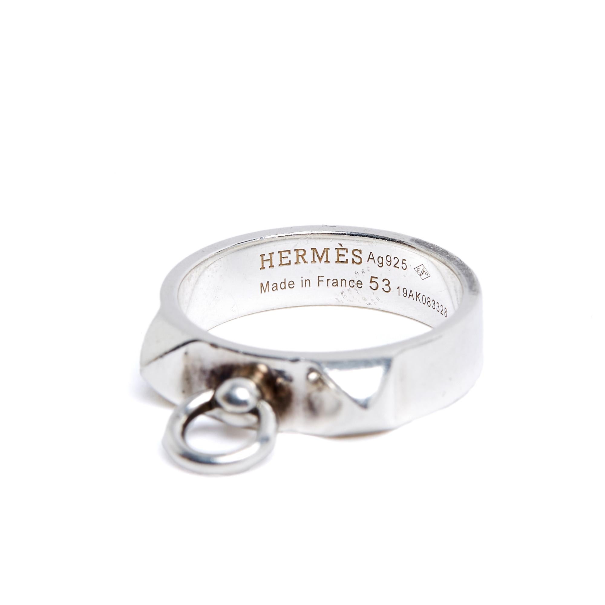 Hermès ring, Collier de chien model (or Médor for those in the know ;-) PM format in 925/1000 silver. Size (ring circumference) 53 or US6.75, inner diameter 1.69 cm. The ring has been worn but it was cleaned (unfortunately, after the photos ;-( and