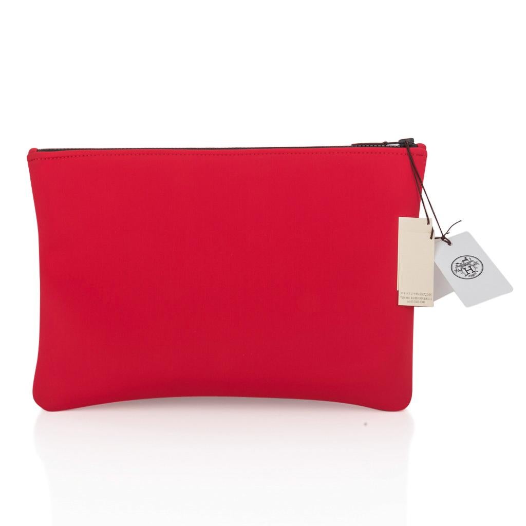 Hermes Bain Neobain Case Rouge Casaque Large Model In New Condition In Miami, FL