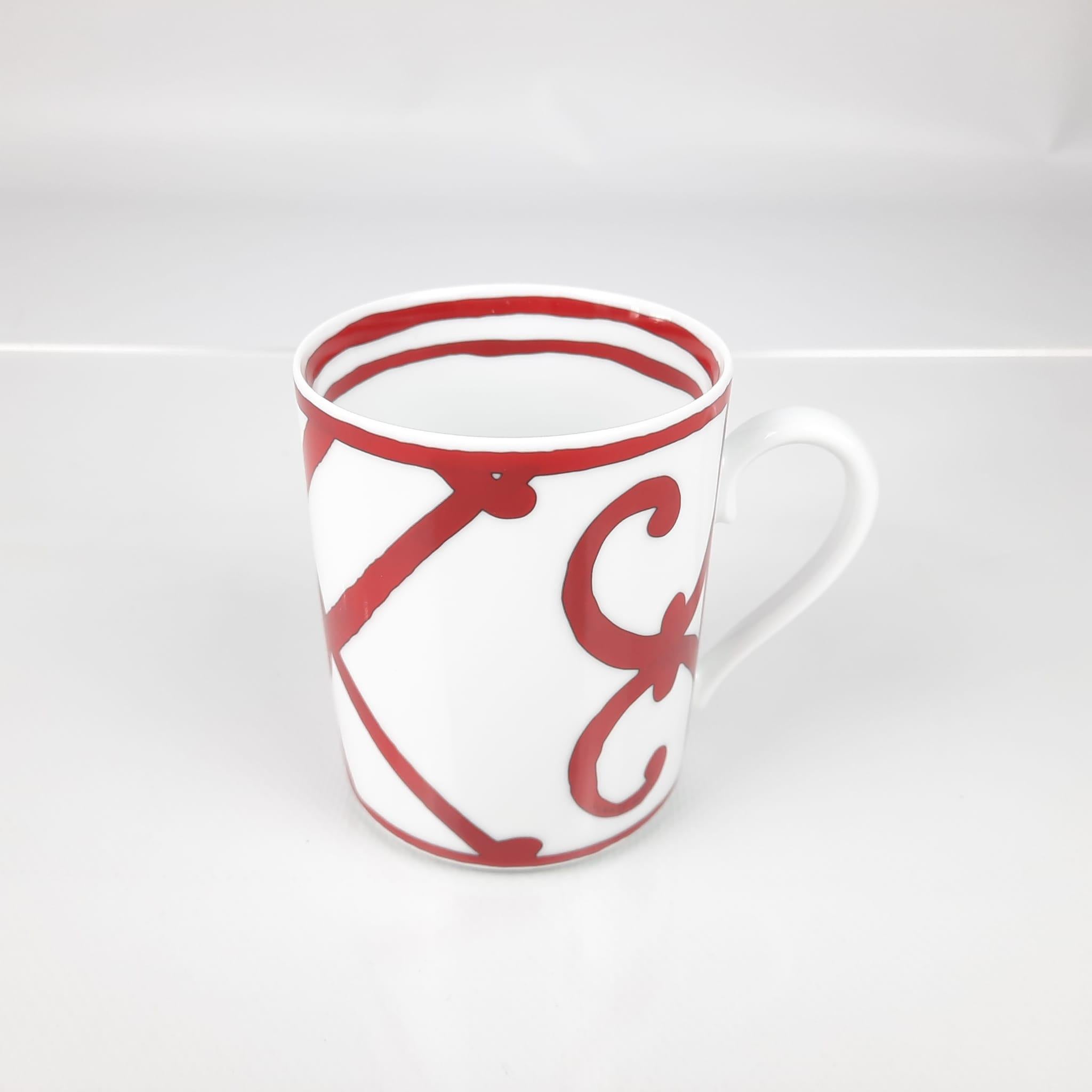 Mug n°2 in porcelain
Capacity: 30 cl
