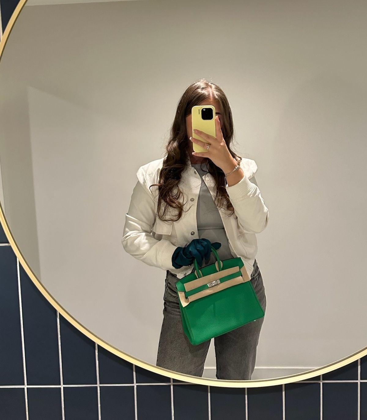 Hermès Bambou & Caramel Togo Leather Verso Birkin 25cm Retourne

Détails du produit
Xupes Ref : MML005
Marque : Hermès
Modèle : Birkin 25cm
Type : Fourre-tout
Numéro de série : Y
Âge : 2020
Accompagné de : Hermès Dust Bag, Box, Protective Felt, Care