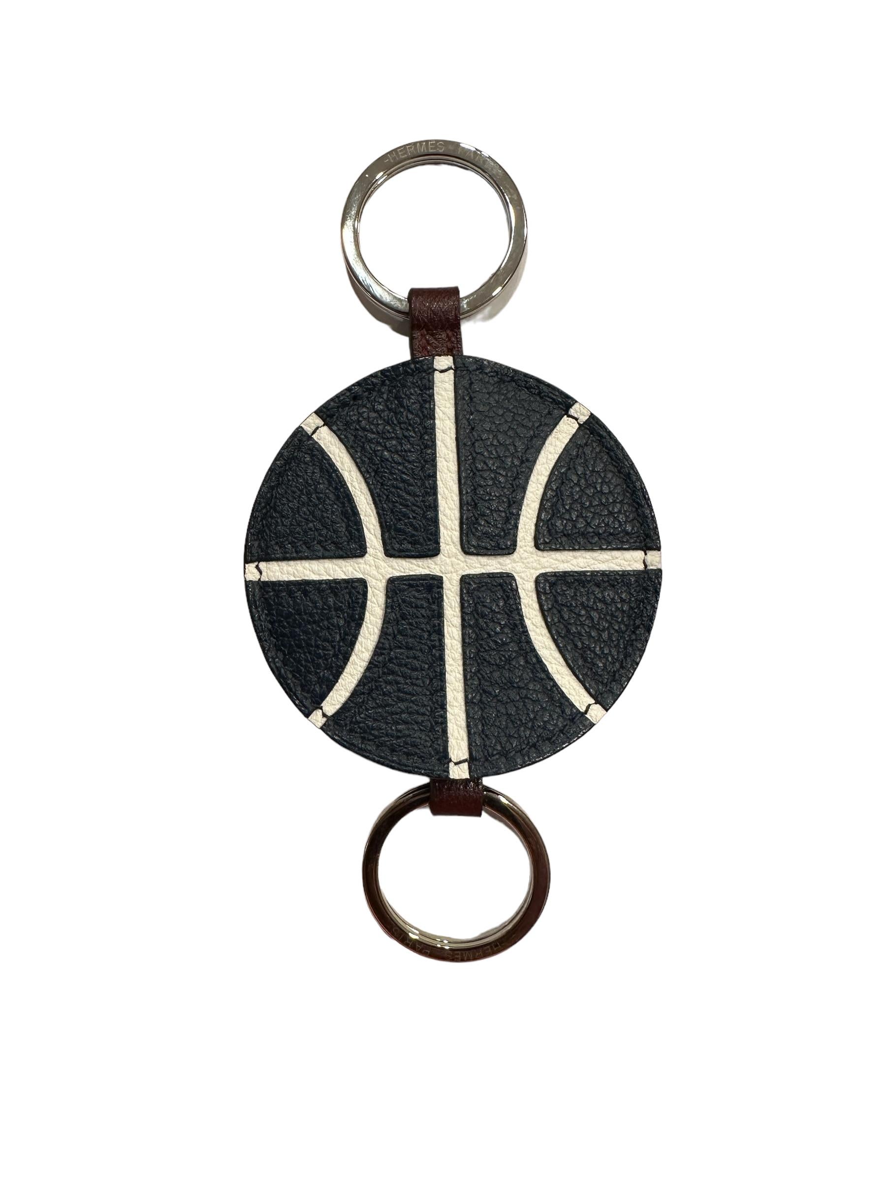 Hermes BASKETBALL KEY RING
Bleu De Malte / Blanc / Bordeaux
Collectors Item
No longer available at Hermes
Limited Edition for that Basketball player in your life!
We Are Bringing This Amazing Key Ring To You 
Double ring

This Key ring is done in
