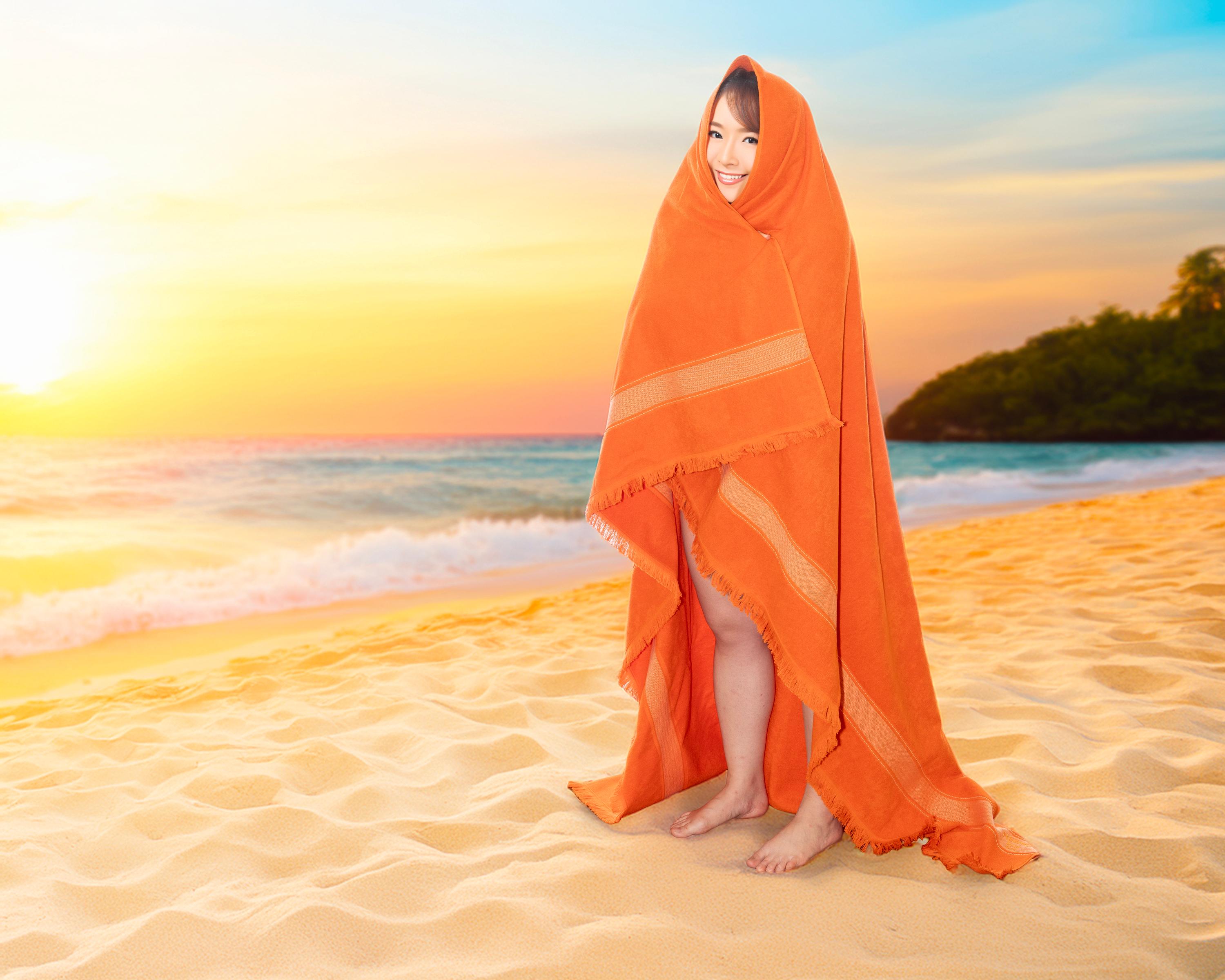 Hermes Bath Beach Towel - 100% gekämmte Baumwolle - Orange - 177x129cm - Neu im Zustand „Neu“ im Angebot in Ottawa, CA