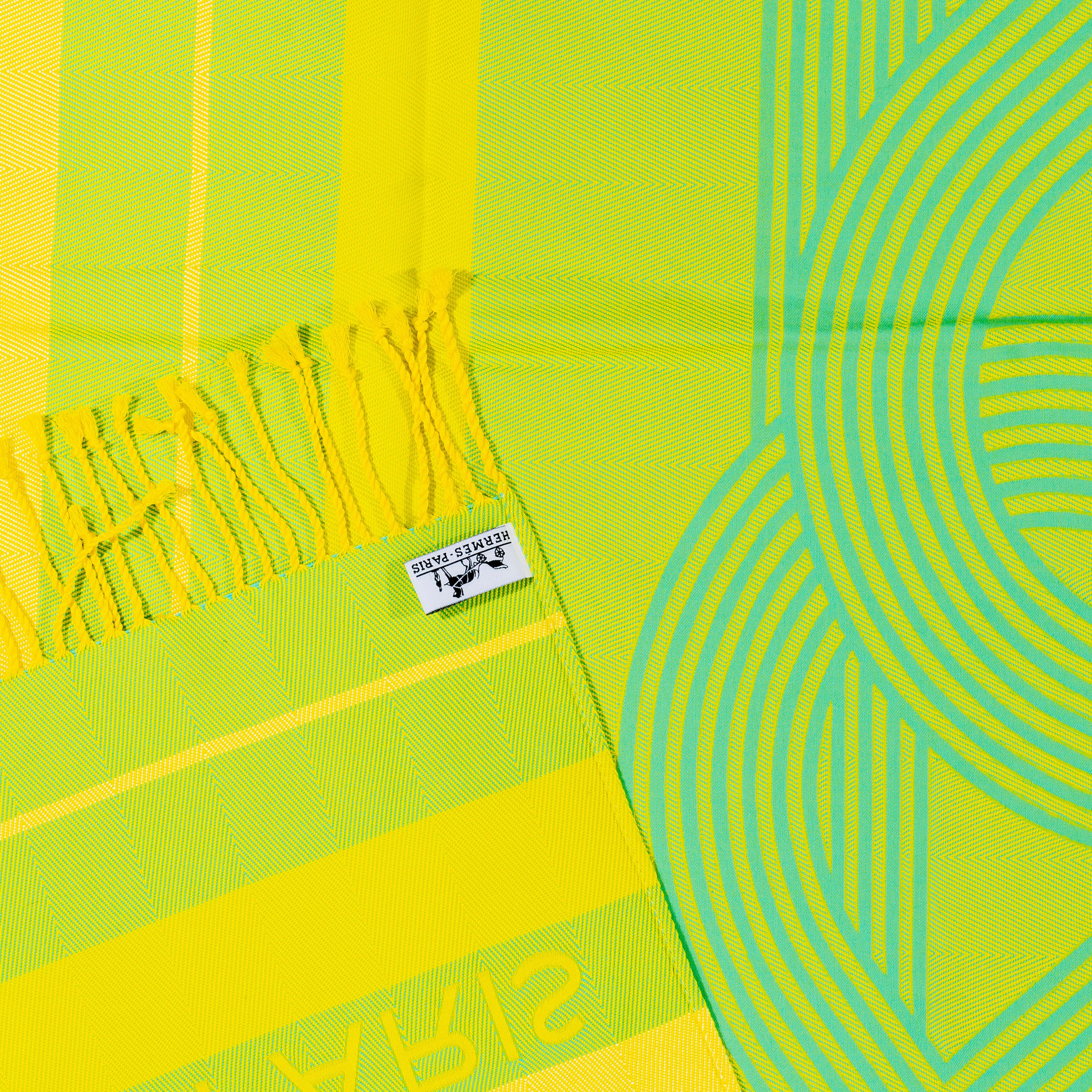 Asciugamano da spiaggia Pareo - Circuito 24 Chaine D Ancres - Giallo Lime - 132x167cm 100% Cotone Chevron Embroid - NWCTS - 2510111722

Marchio: Hermès
Tipo/Modello: Asciugamano da spiaggia Pareo (Maxi Pareo)
Nome del progetto: Circuito 24 Chaîne