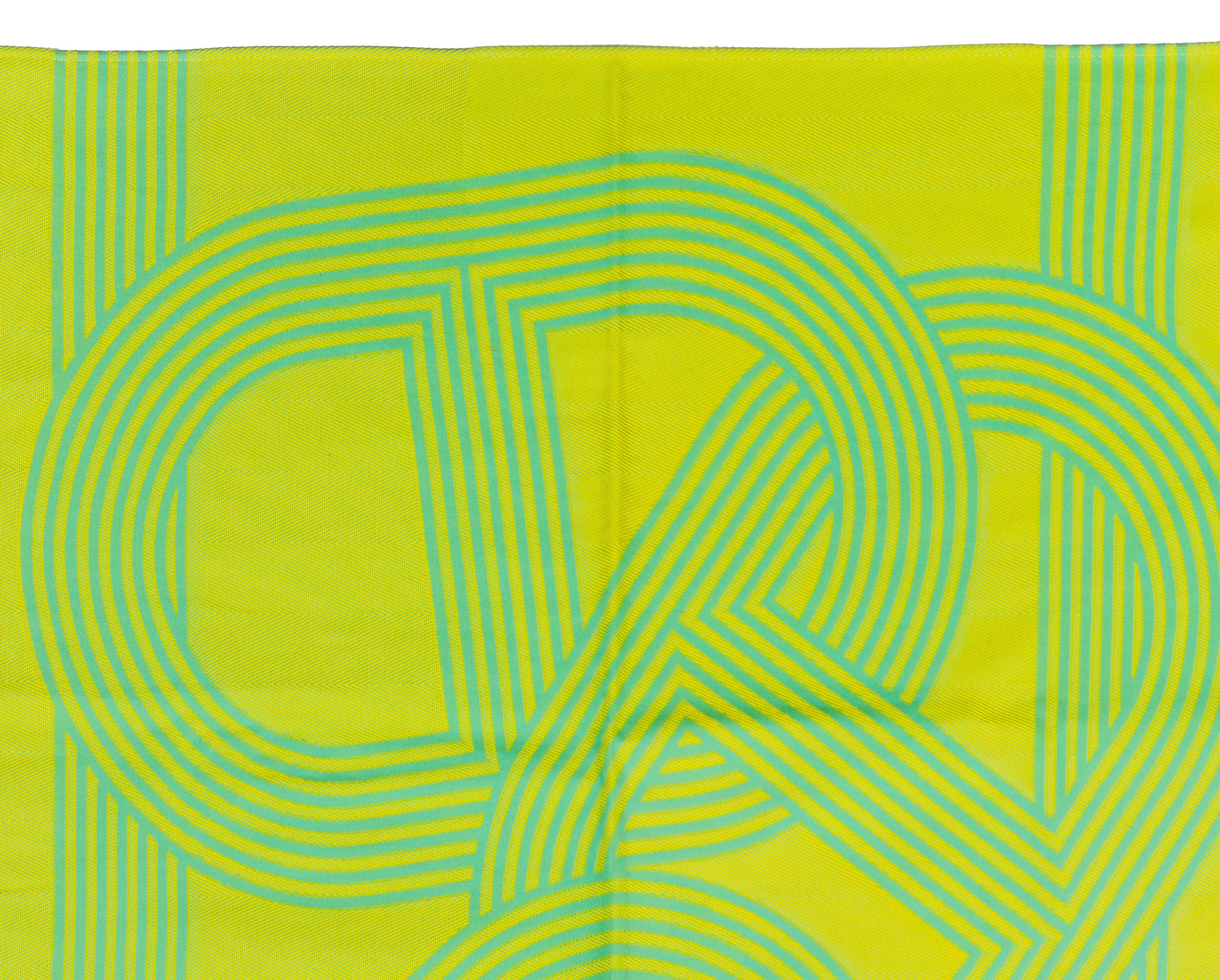 Asciugamano da spiaggia Pareo di Hermes - Circuito 24 Chaine D Ancres - Giallo Lime - 132x167cm in vendita 2