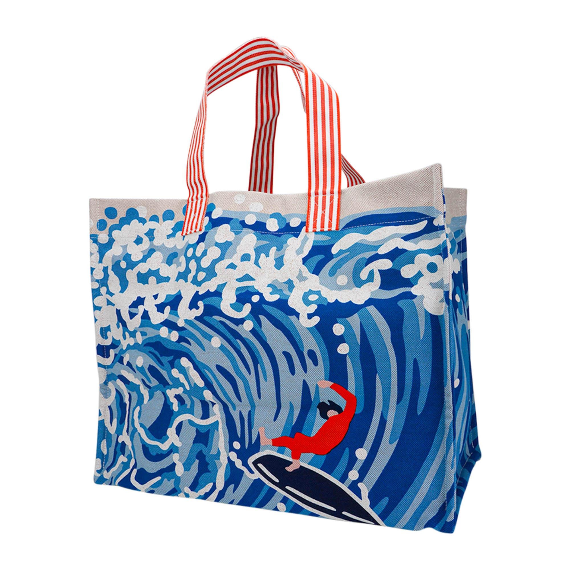 Hermes Beach Wave Tote Printed Toile Denim Bag In New Condition For Sale In Miami, FL
