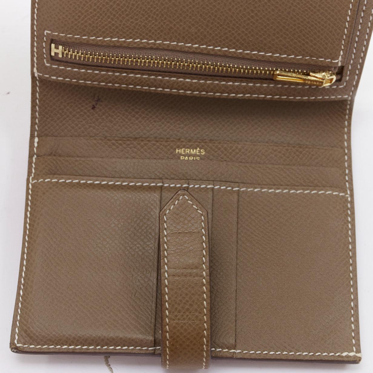 HERMES Bearn Compact etaupe brown GHW H strap epsom wallet For Sale 3