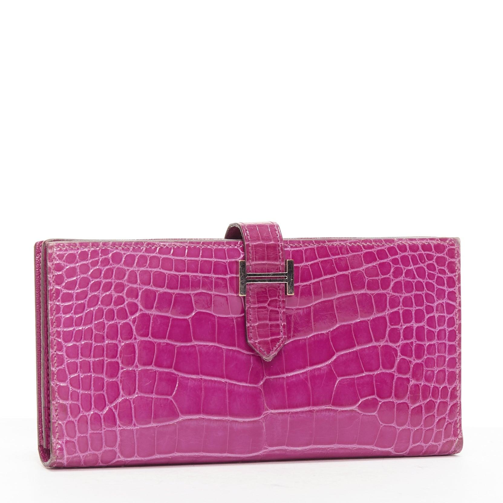HERMES Bearne Soufflet Rose purple shiny scaled leather long wallet In Good Condition For Sale In Hong Kong, NT