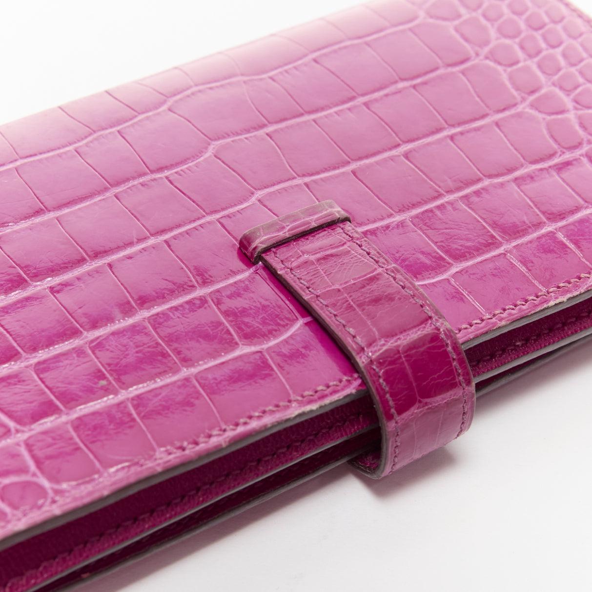 HERMES Bearne Soufflet Rose purple shiny scaled leather long wallet For Sale 3