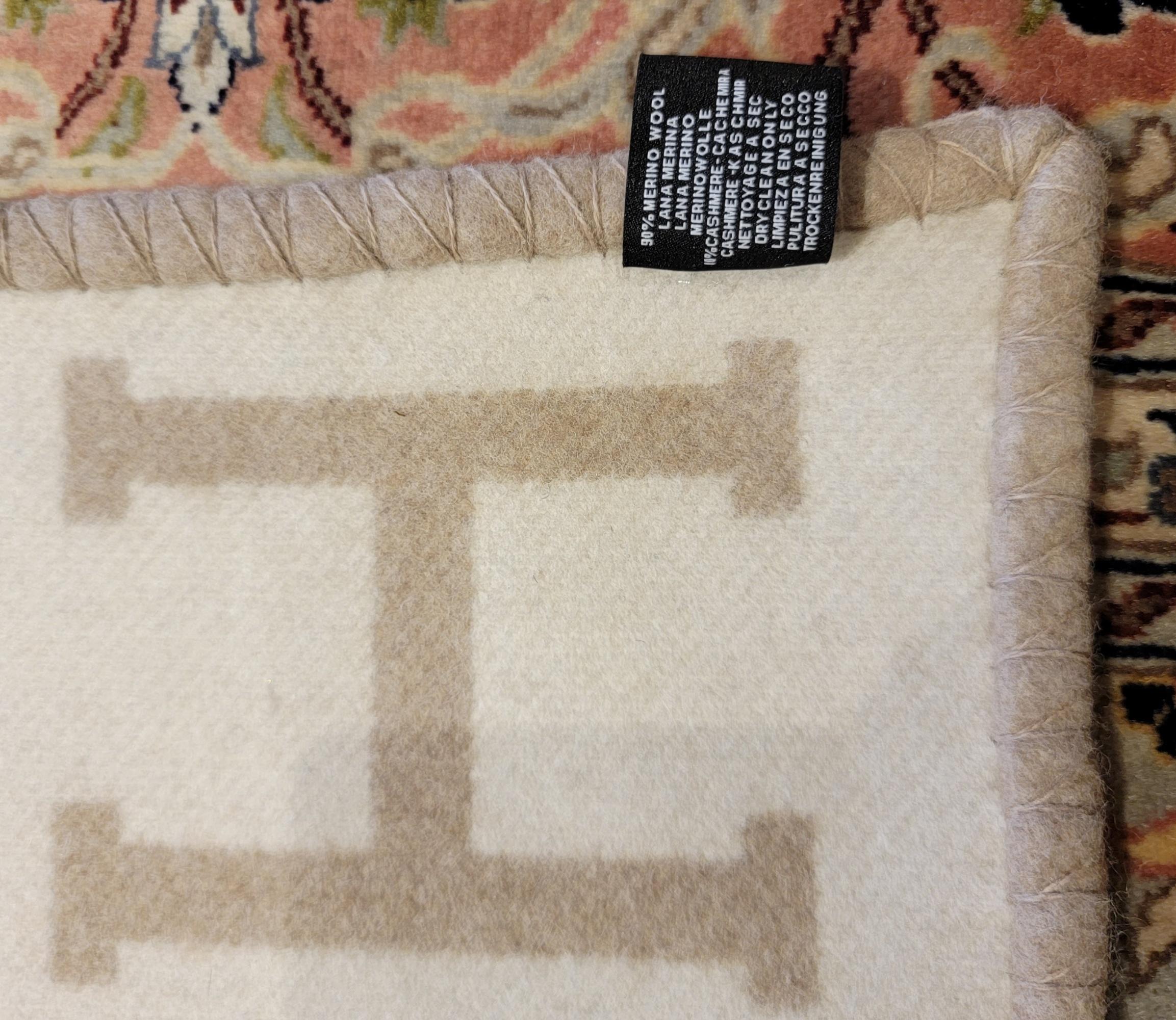 Contemporary Hermes Beige Avalon Sgnature H Wool Blanket For Sale