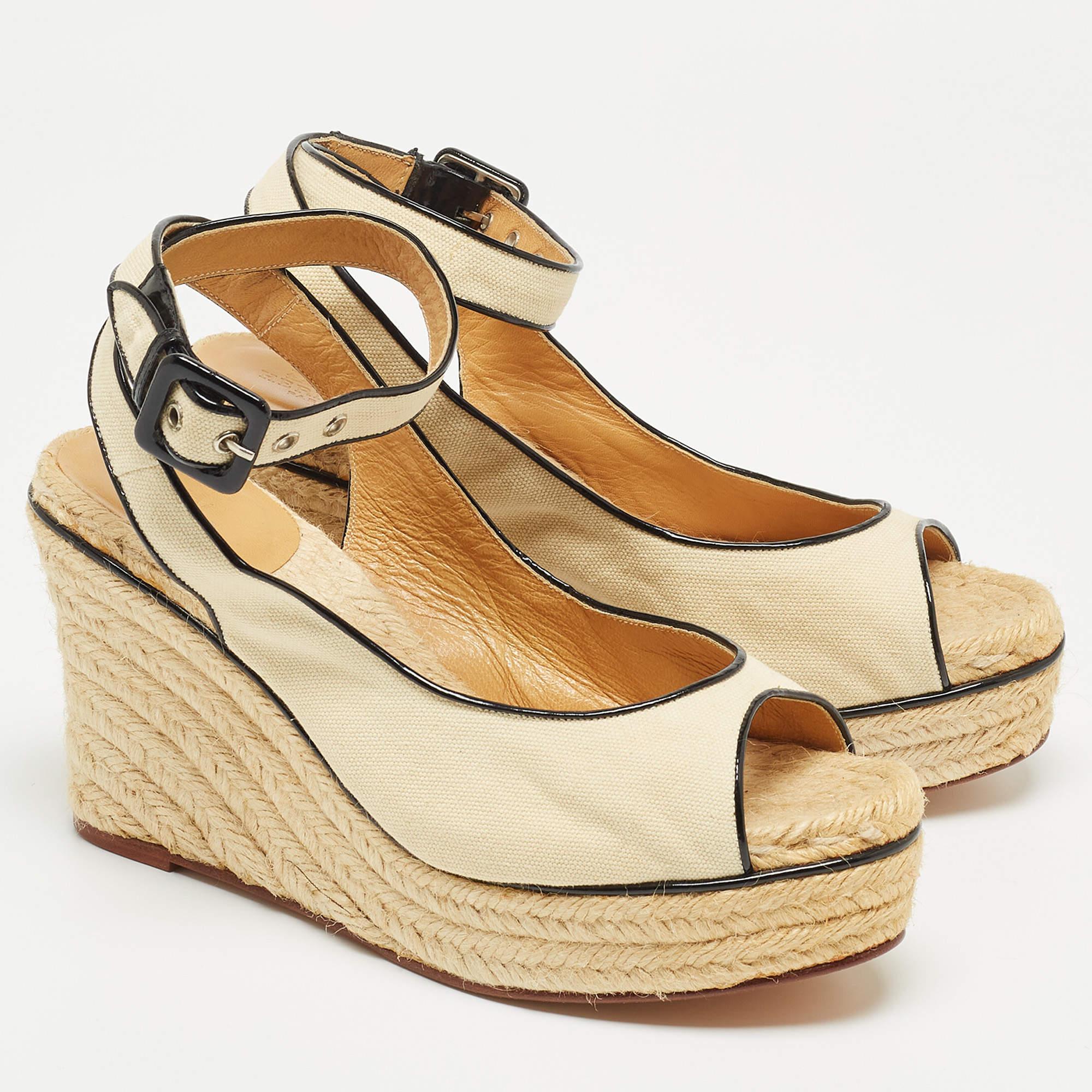 Hermes Beige Canvas Platform Espadrille Sandals In Excellent Condition In Dubai, Al Qouz 2