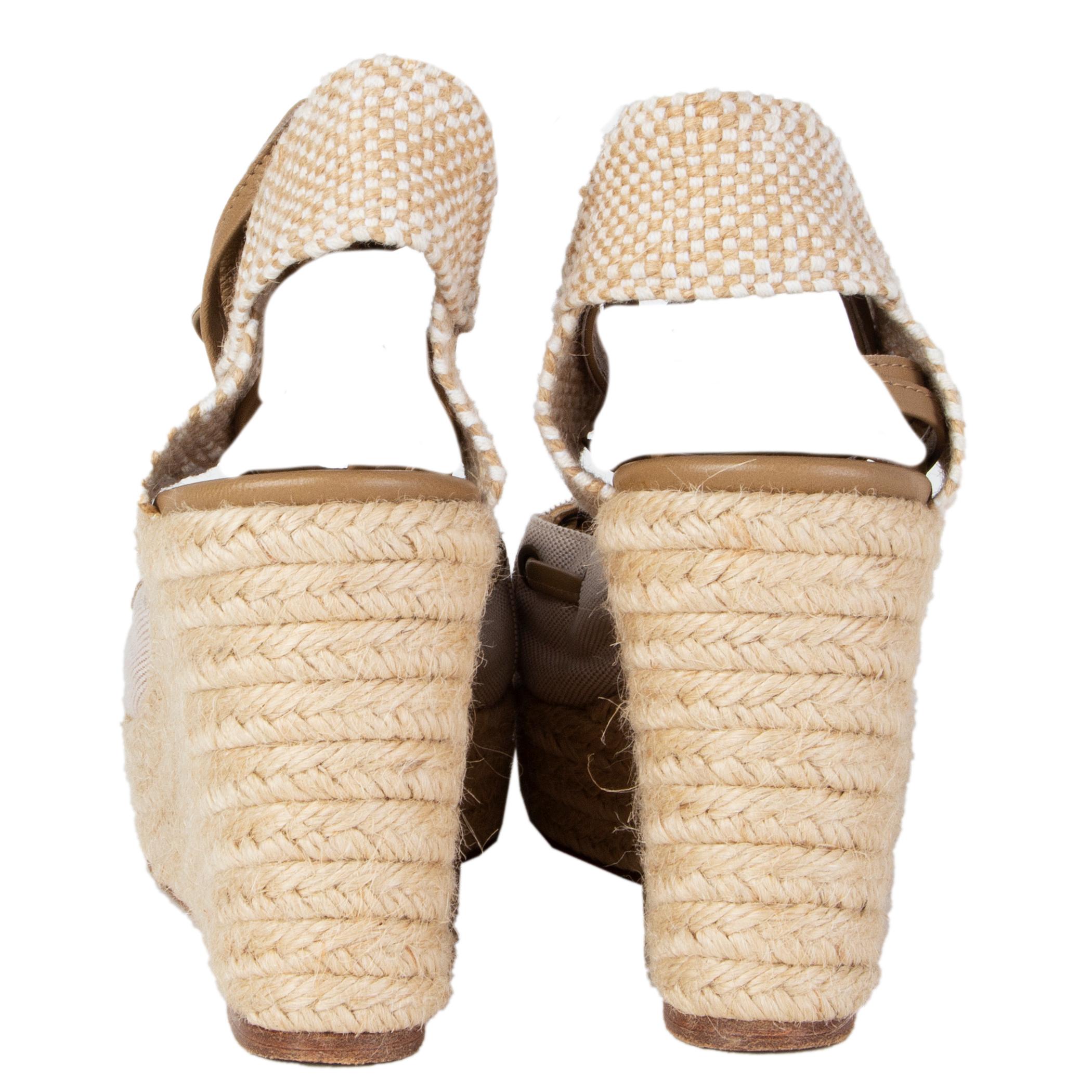 HERMES beige canvas & RAFFIA ESPADRILLE Wedge Sandals Shoes 39 In Good Condition In Zürich, CH