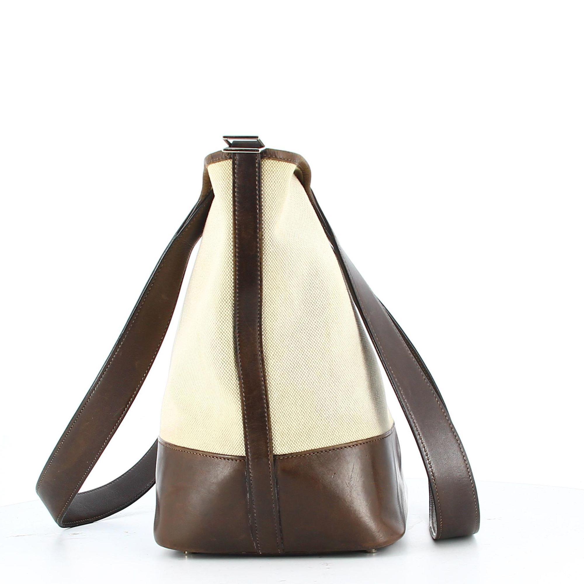 Hermès Beige Canvas Shoulder Bag In Good Condition In PARIS, FR