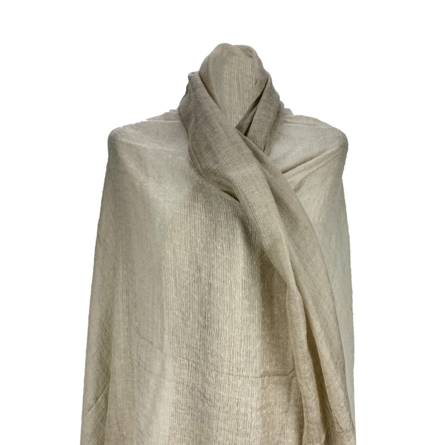 Hermes Beige Cashmere and Silk Large Scarf Shawl Stole In Excellent Condition In Rome, Rome