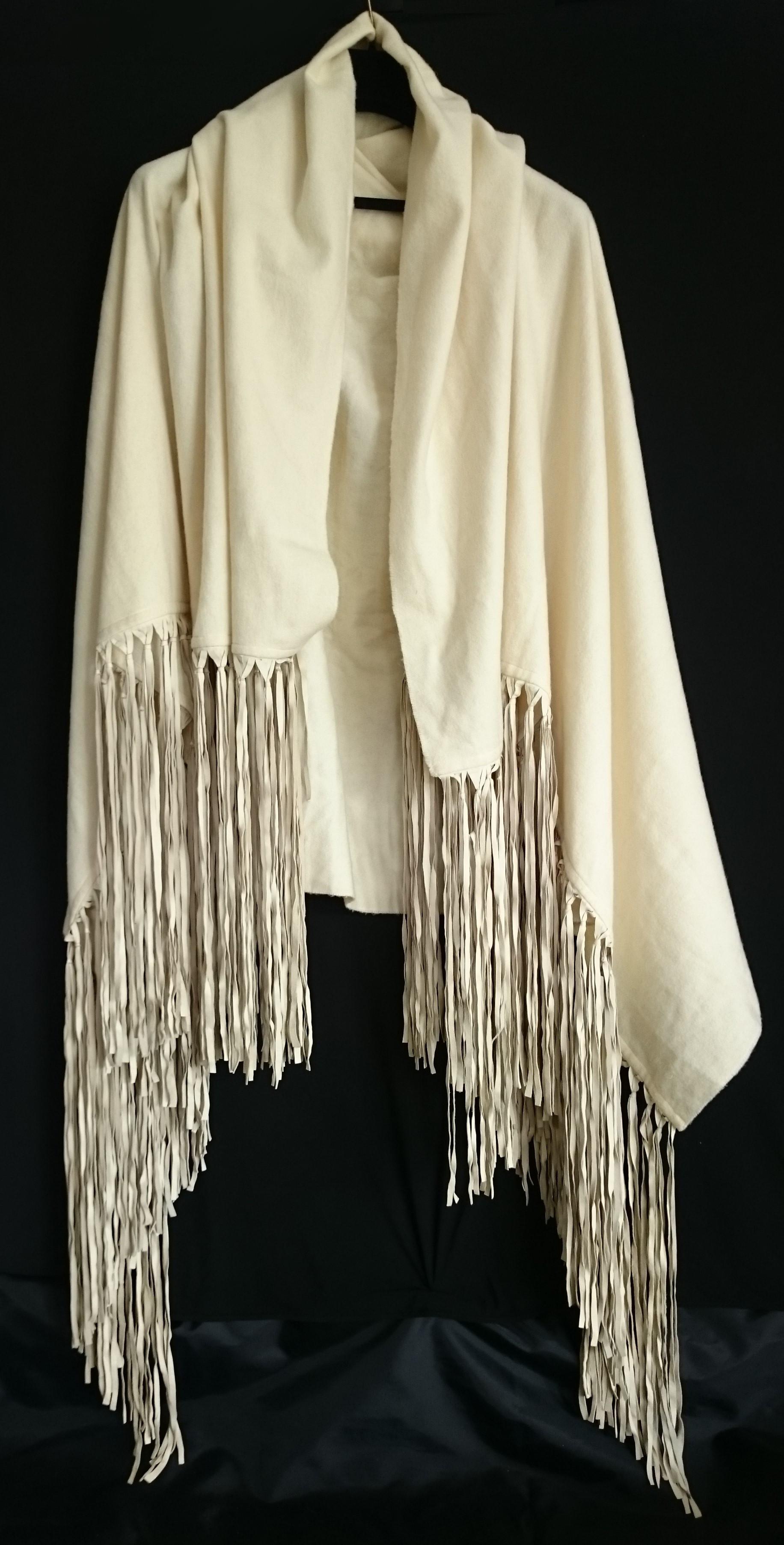 Women's or Men's Hermès Beige Cashmere/Wool Scarf with stripes in leather. Like new. For Sale