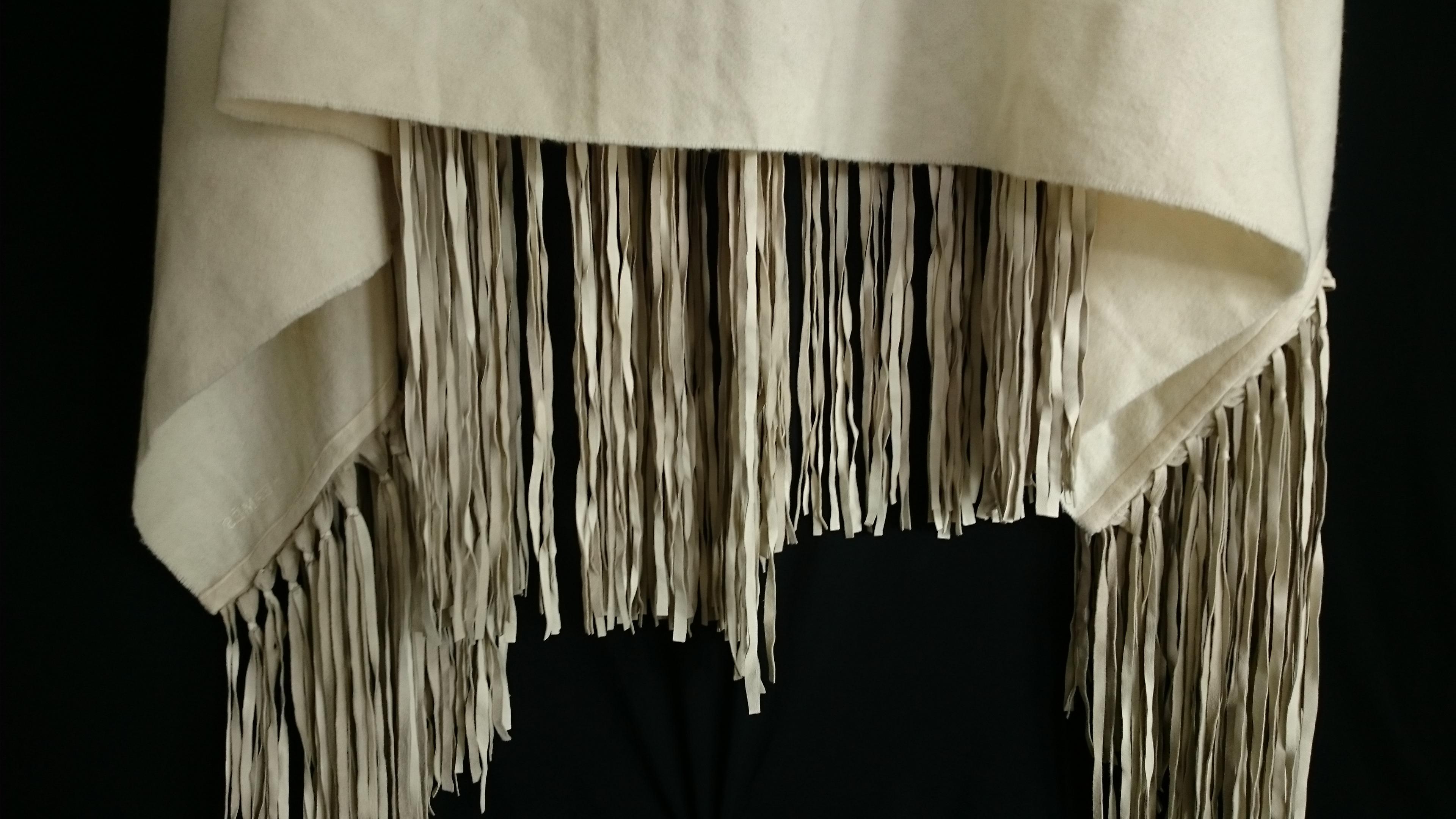 Hermès Beige Cashmere/Wool Scarf with stripes in leather. Like new. For Sale 2