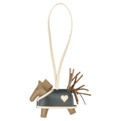 Hermès Beige Marfa Craie Vert Mangrove Milo Lambskin Grigri Rodeo Robeo Coeur PM