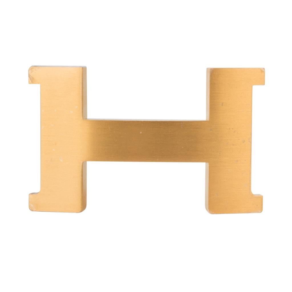 Hermes Belt Constance 42 mm Gold / Craie Brushed Gold Buckle 105 In New Condition For Sale In Miami, FL