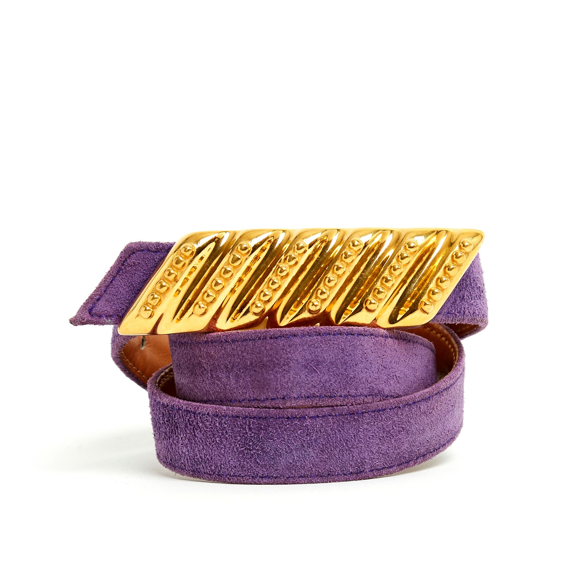 Hermès A Composer series belt including a reversible link in purple suede and camel or gold-colored box leather and a gold metal buckle with a gadroon pattern topped with micro pearls. Size 70 cm, total length 82 cm, closure from 66 to 77 cm on 5