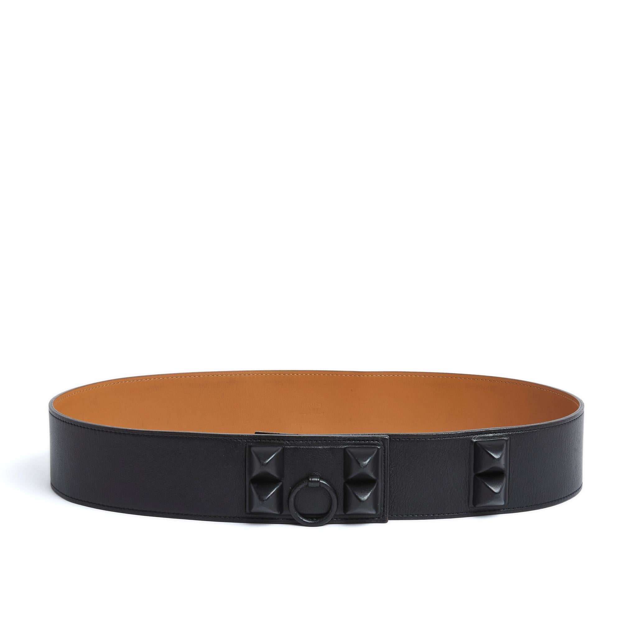 Hermès belt, Collier de Chien or Médor model, Shadow version (by Jean-Paul Gaultier) in black swift leather and gold chamonix calfskin, leather-covered metalwork, 2-notch closure, year 2009. Size 85, total length 92 cm, width 5 cm . The belt shows