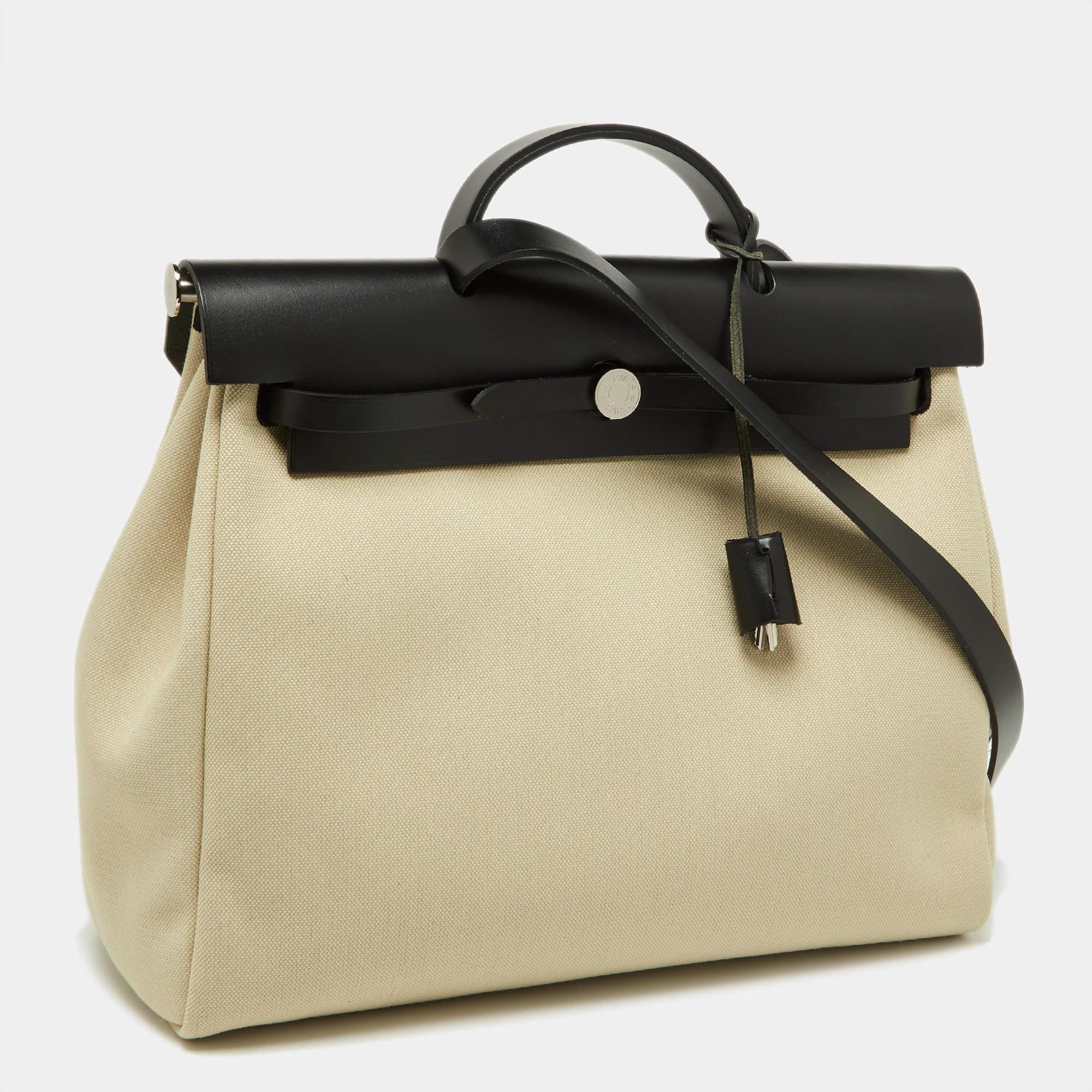 Hermès Beton/Black Toile Canvas and Vache Hunter Leather Herbag Zip 39 Bag In Excellent Condition In Dubai, Al Qouz 2