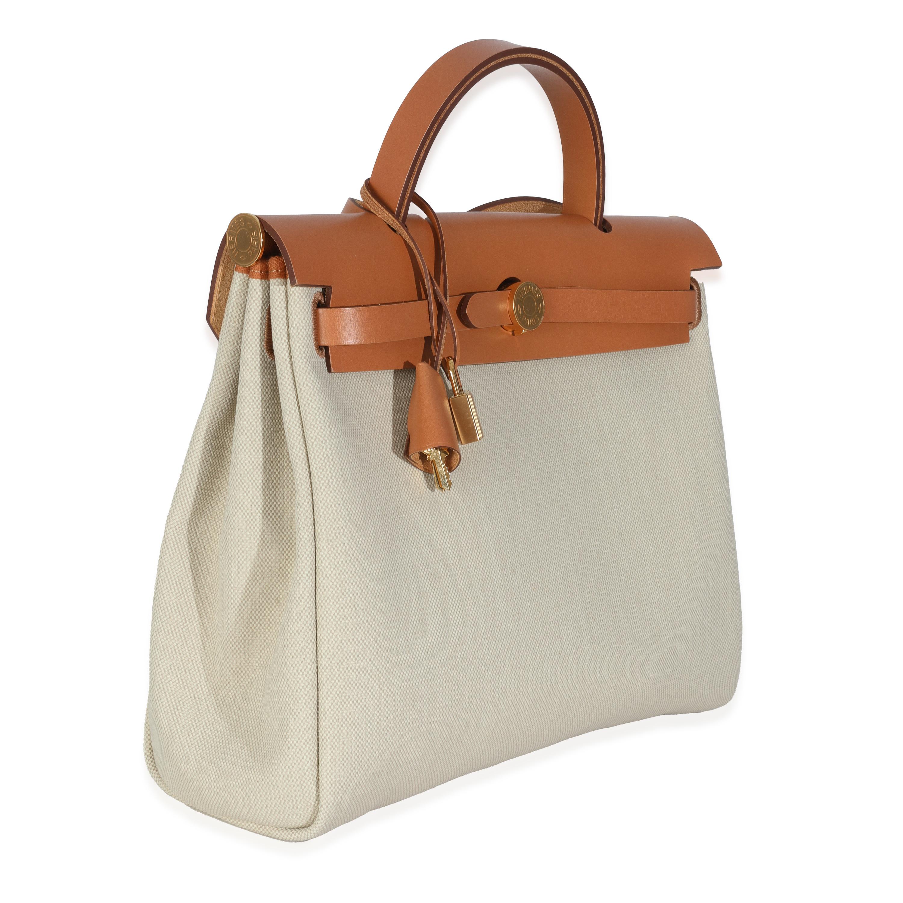 Listing Title : Hermès Beton Toile Militaire Natural Sable Herbag Zip Retourne 31
SKU : 147461
Condit : Usagé 
Condition du sac à main : Excellent
Commentaires sur l'état : L'article est en excellent état et présente de légers signes d'usure. 