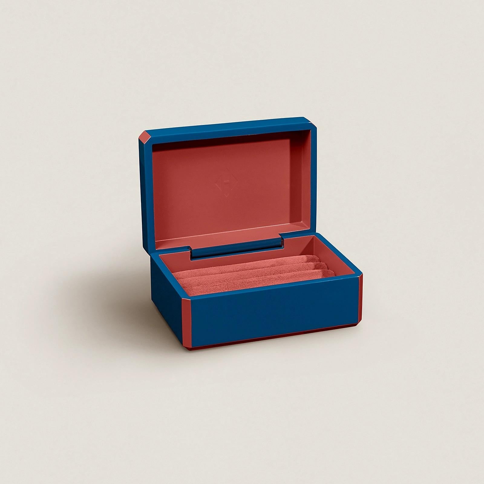 Hermès Biarritz Blue Lacquered Wood Facettes Ring Box In New Condition For Sale In Nicosia, CY