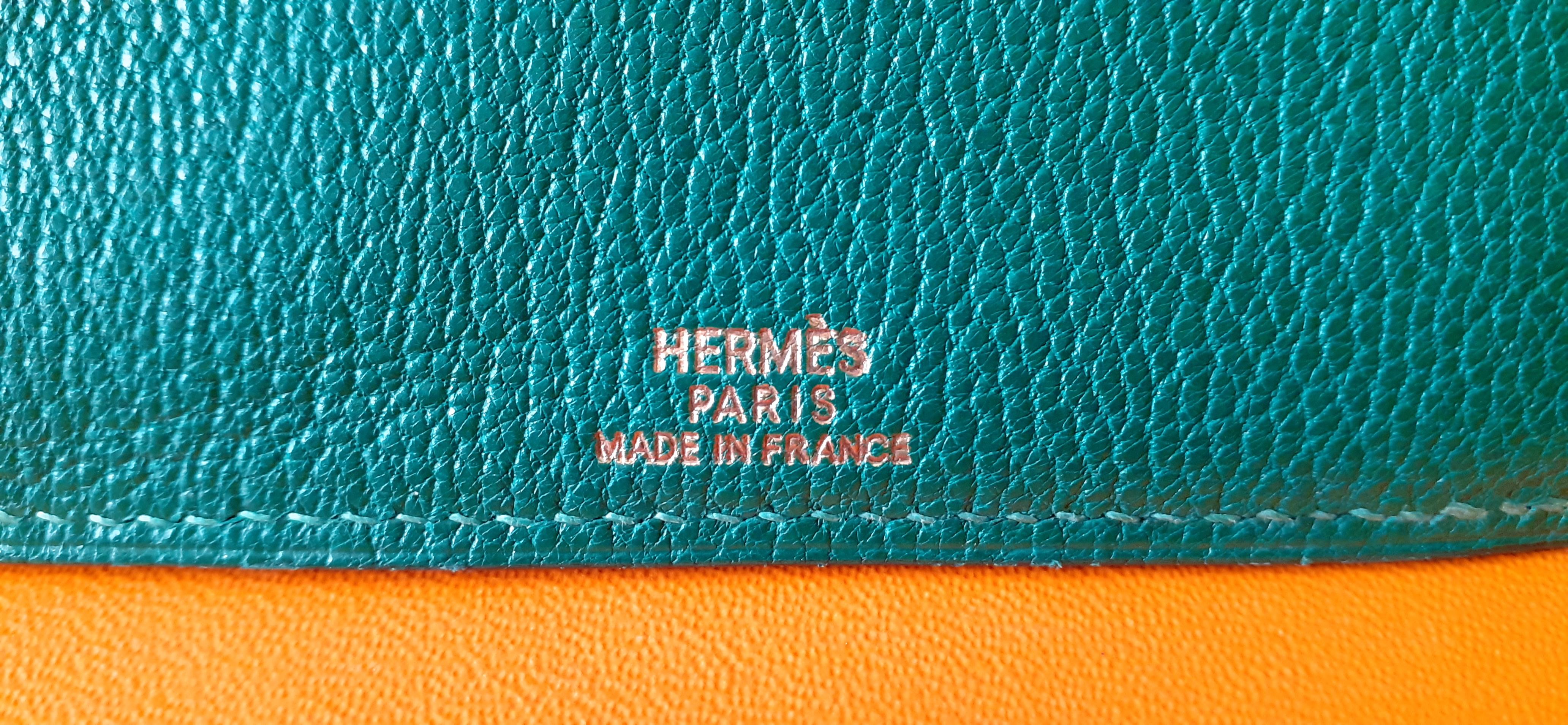 Pochette à billets Hermès en cuir Green en vente 2