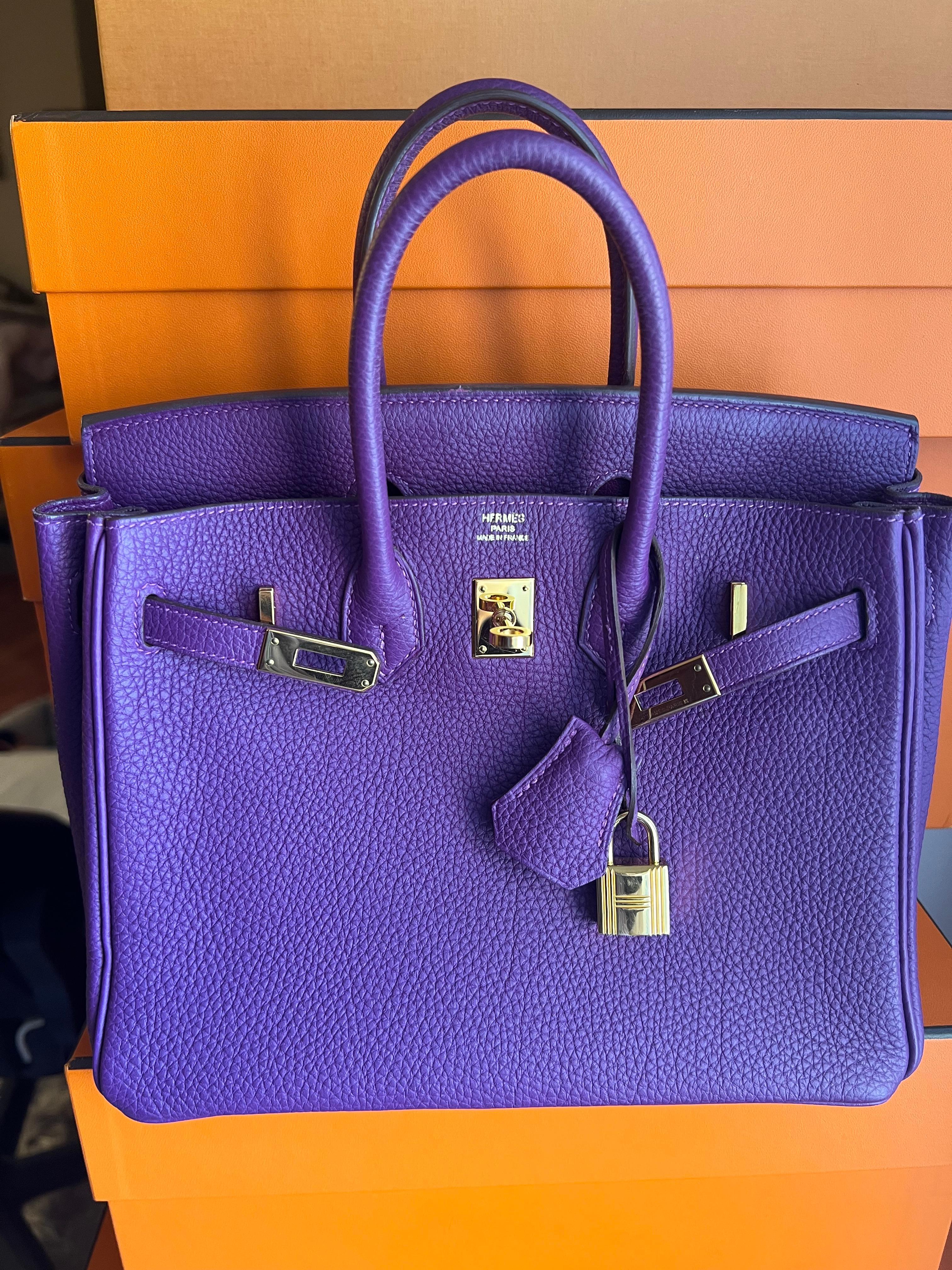Hermes Birkin 25 Bag.
Anemone color.
Togo leather.
R stamp.
GHW.
Beautiful combination of anemone color and GHW.
Bag comes with dust bag,keys,Clochette and locker. No receipt.
Pre owned condition. 