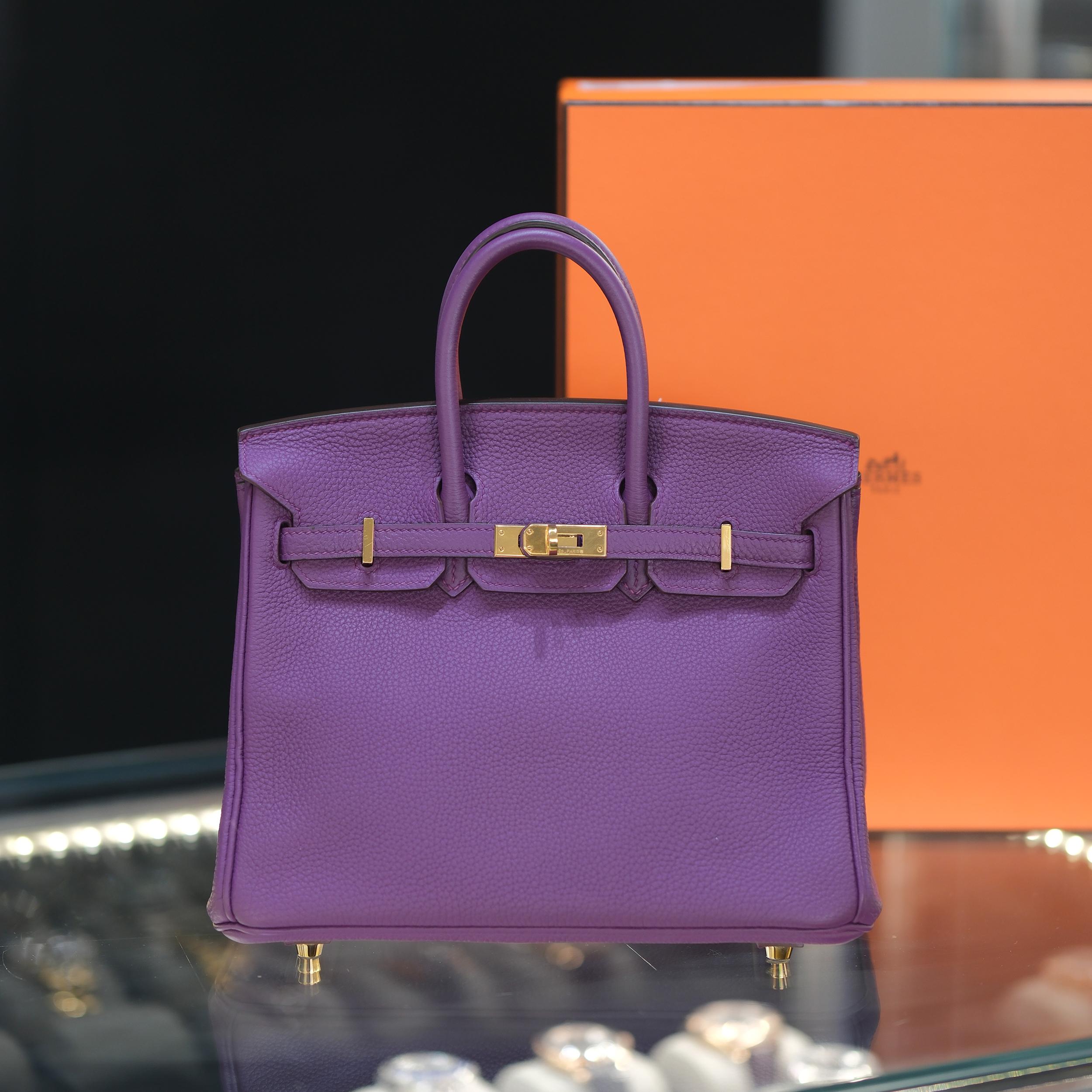 Hermes Birkin 25 Anémone Togo avec ornements en or en vente 3