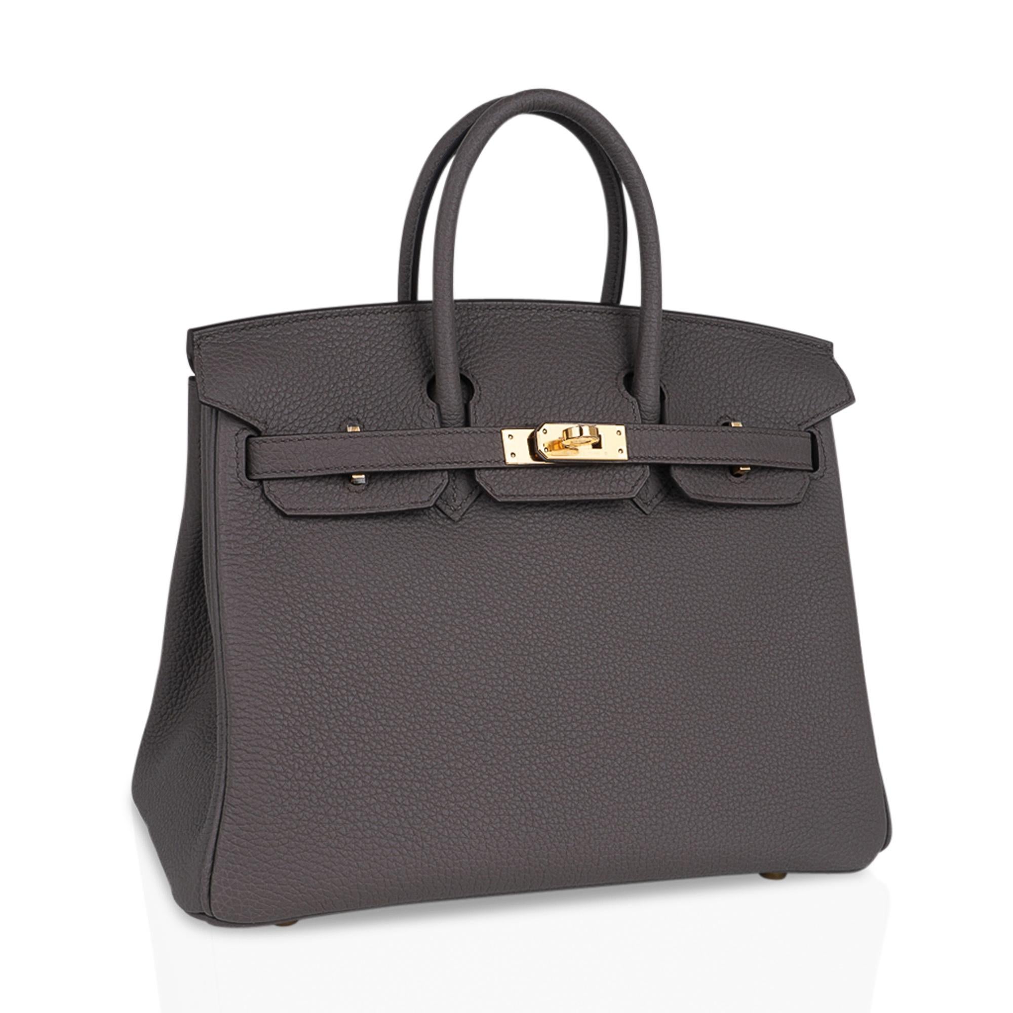 Mightychic offers an Hermes Birkin 25 bag featured in Etain.
Stunning rich neutral Hermes Birkin bag perfect for year round wear.
Lush with Gold hardware.
Supple Togo leather.
NEW or NEVER WORN
Comes with the lock and keys in the clochette,
