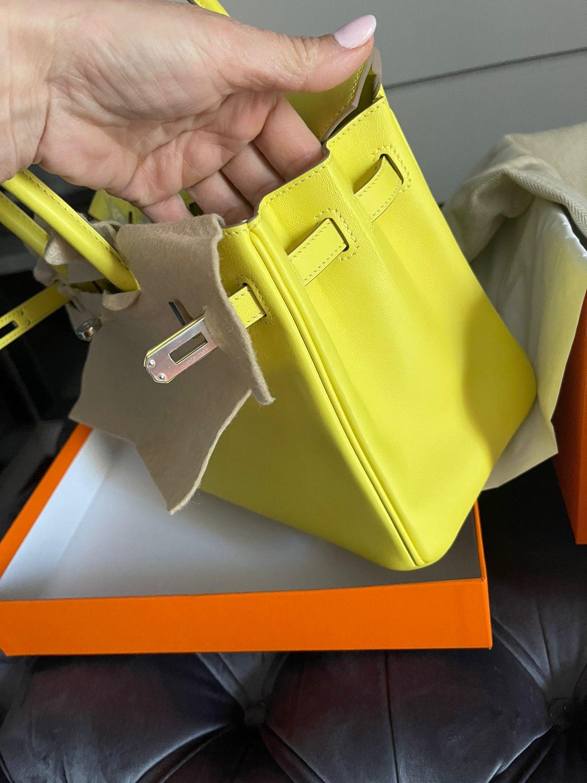 Hermes Birkin 25 bag lime  In New Condition For Sale In London, England