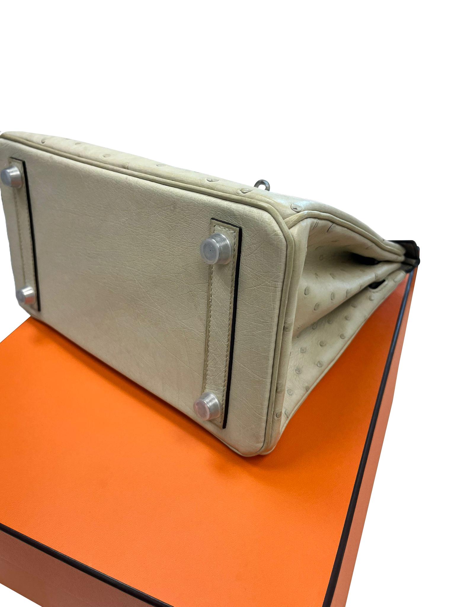 Sac à main Hermes Birkin 25 Bicolor Gris Agate et Ostrich Blanc Palladium Hardware en vente 15